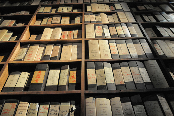 國外紙質(zhì)歷史檔案架-非原文配圖 國外紙質(zhì)歷史檔案架-非原文配圖